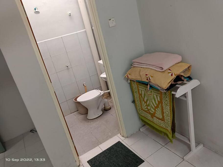バンティング Taufiq 34 Klia Sepang With 3 Airconds & Free Wi-Fiヴィラ エクステリア 写真